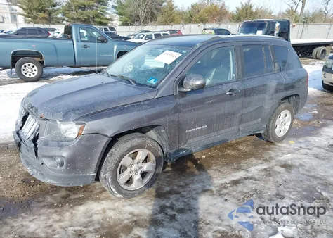 2016 Jeep Compass Latitude z USA, uszkodzony, nr VIN 1C4NJCEA0GD676490